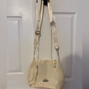 Alo NWOT crossbody/shoulder bag cream color